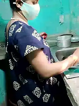 Snapshot of Cuple_masti72 chatting on 06/11/26, 02:33 Cuple masti72 online show from 06/11/26, 02:33
