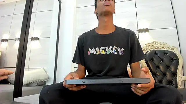 khris  evans online show from 03/25/26, 12:04