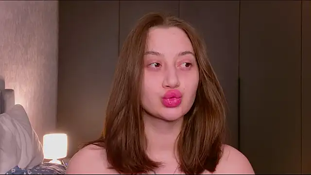 Snapshot of IsKiku chatting on 02/06/26, 03:19 IsKiku online show from 02/06/26, 03:19