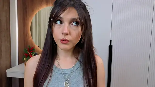 Snapshot of NatishaAlpern chatting on 12/16/25, 02:38 NatishaAlpern online show from 12/16/25, 02:38