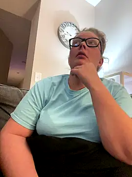 kissmyarch online show from 12/19/25, 12:03