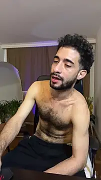 Snapshot of _YOURHERO chatting on 12/15/25, 07:09 YOURHERO online show from 12/15/25, 07:09