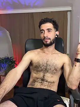 Snapshot of _YOURHERO chatting on 12/15/25, 07:03 YOURHERO online show from 12/15/25, 07:03