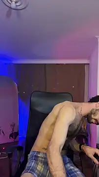 Snapshot of _YOURHERO chatting on 12/18/25, 02:27 YOURHERO online show from 12/18/25, 02:27