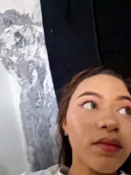 AriadnaLoren online show from 04/10/26, 03:13