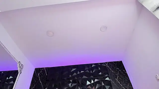 AriadnaLoren online show from 04/11/26, 07:45