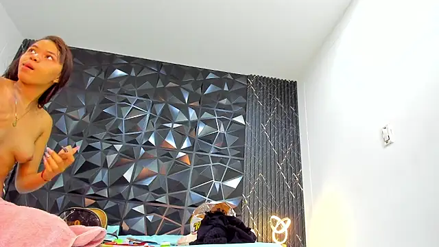 AriadnaLoren online show from 03/17/26, 04:04