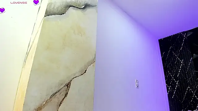 AriadnaLoren online show from 04/17/26, 04:04