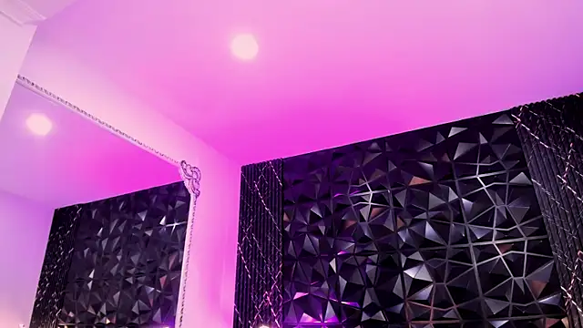 AriadnaLoren online show from 02/15/26, 07:51