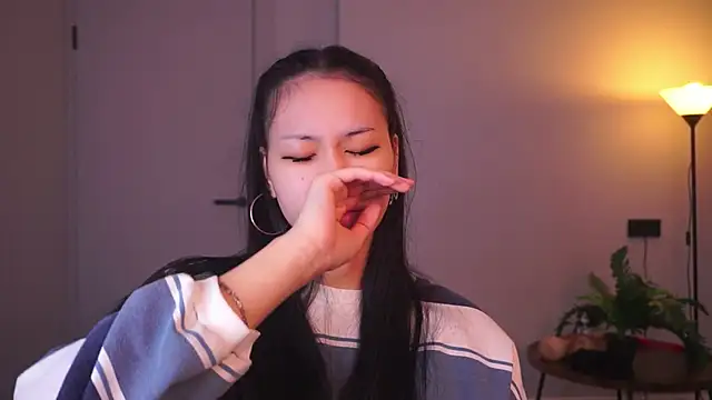 DonaPelligrino online show from 12/14/25, 05:57