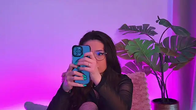 TheaMalekoo online show from 03/26/26, 07:50