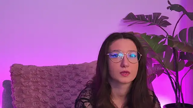 TheaMalekoo online show from 04/16/26, 06:58