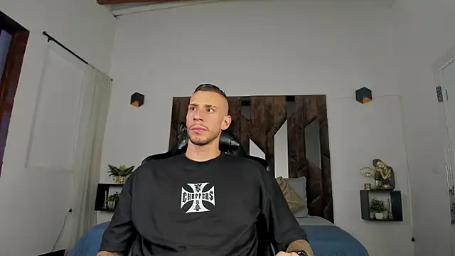 J king   online show from 05/07/26, 07:39
