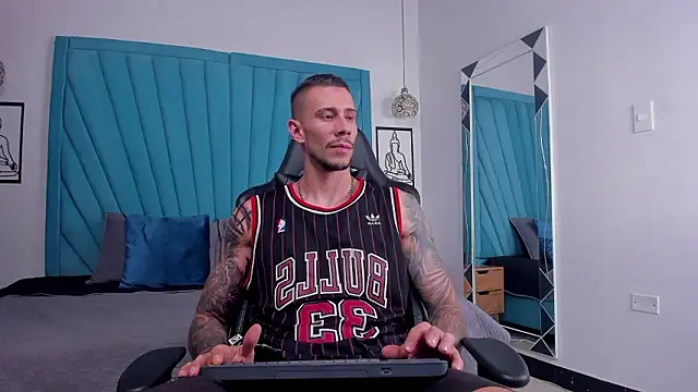 J king   online show from 03/11/26, 08:25