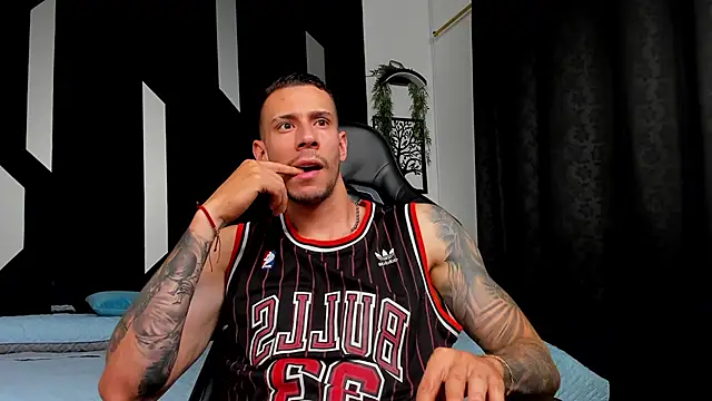 Snapshot of J_king__ chatting on 02/24/26, 12:00 J king online show from 02/24/26, 12:00