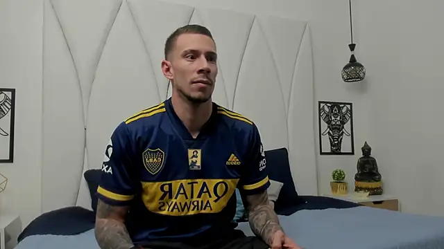 Snapshot of J_king__ chatting on 01/15/26, 09:51 J king online show from 01/15/26, 09:51