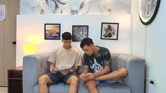 Snapshot of YOUNG_GUYS1 chatting on 12/18/25, 01:11 YOUNG GUYS1 online show from 12/18/25, 01:11