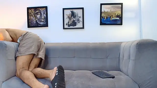 YOUNG GUYS1 online show from 03/24/26, 07:52