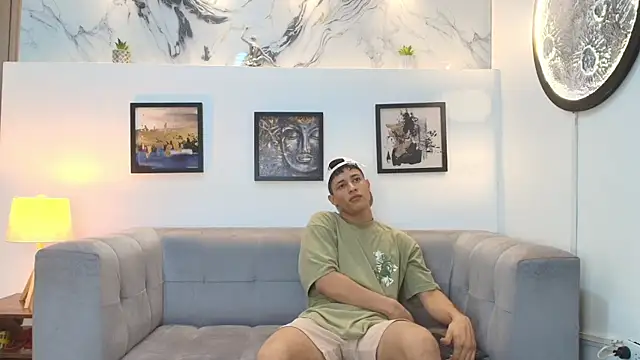 Snapshot of YOUNG_GUYS1 chatting on 12/19/25, 01:20 YOUNG GUYS1 online show from 12/19/25, 01:20