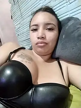 liliymike19 online show from 02/18/26, 07:54