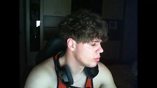 GymGuy0505 online show from 12/15/25, 10:48