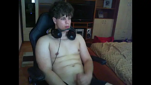 GymGuy0505 online show from 12/15/25, 09:59