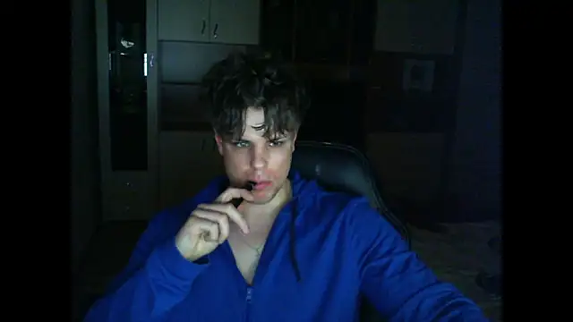 GymGuy0505 online show from 04/17/26, 10:12