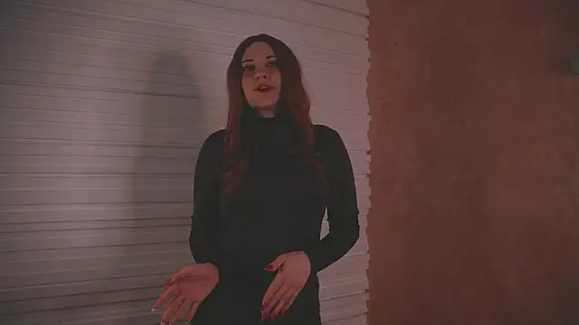 Snapshot of VennieCowgill chatting on 12/17/25, 04:17 VennieCowgill online show from 12/17/25, 04:17