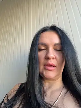 Snapshot of MeganBlueq chatting on 02/14/26, 08:14 MeganBlueq online show from 02/14/26, 08:14