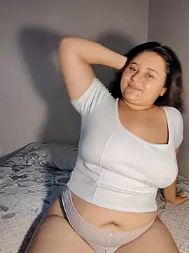 Snapshot of alexacurvy05 chatting on 01/12/26, 08:58 alexacurvy05 online show from 01/12/26, 08:58