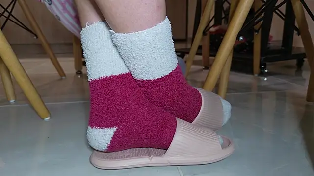 Snapshot of Feetbeth chatting on 07/12/26, 07:09 Feetbeth online show from 07/12/26, 07:09