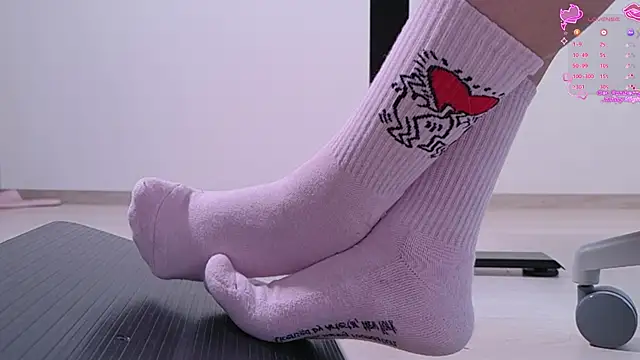 Snapshot of Feetbeth chatting on 05/18/26, 09:52 Feetbeth online show from 05/18/26, 09:52