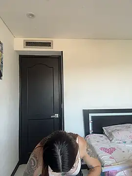 Snapshot of Annyhathatway chatting on 12/16/25, 08:57 Annyhathatway online show from 12/16/25, 08:57