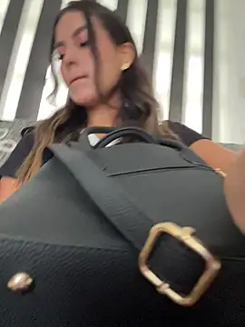 Valeria-escobar online show from 04/15/26, 01:37