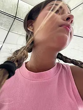 Valeria-escobar online show from 03/19/26, 01:44