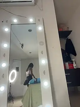 Valeria-escobar online show from 04/04/26, 01:39