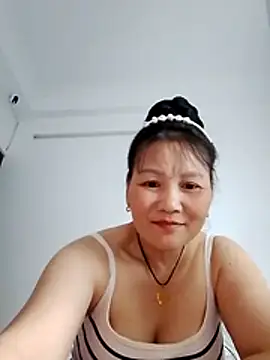 Snapshot of Cako-naka chatting on 02/17/26, 05:43 Cako-naka online show from 02/17/26, 05:43