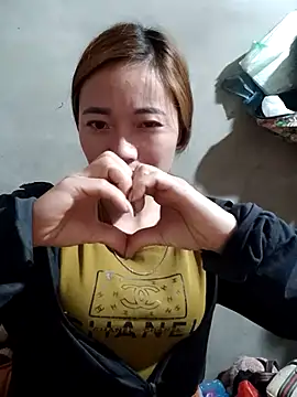 little-effy online show from 04/02/26, 11:39