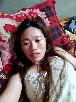 Snapshot of little-effy chatting on 06/26/26, 12:00 little-effy online show from 06/26/26, 12:00
