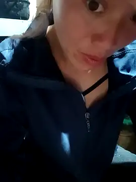 Snapshot of little-effy chatting on 06/07/26, 11:37 little-effy online show from 06/07/26, 11:37
