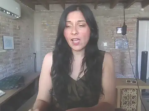 Snapshot of DommeVioleta chatting on 05/14/26, 07:44 DommeVioleta online show from 05/14/26, 07:44