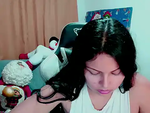 Snapshot of milk_hot_mafe chatting on 12/15/25, 01:44 milk hot mafe online show from 12/15/25, 01:44