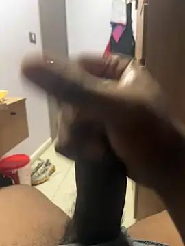 Snapshot of Comeonmyhouse22cm chatting on 01/07/26, 03:33 Comeonmyhouse22cm online show from 01/07/26, 03:33