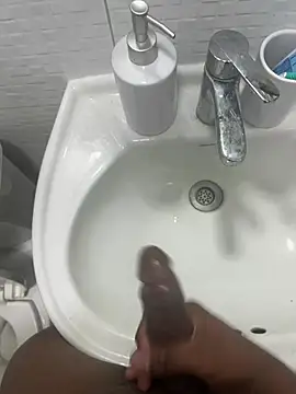 Snapshot of Comeonmyhouse22cm chatting on 02/10/26, 06:12 Comeonmyhouse22cm online show from 02/10/26, 06:12