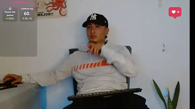 kyro estrada online show from 03/11/26, 01:54