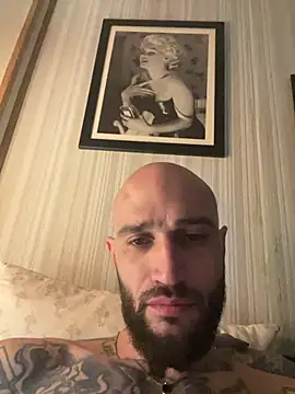 kingNQueen1211 online show from 04/24/26, 05:42