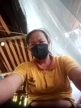 Snapshot of Seductive_slut chatting on 12/18/25, 04:50 Seductive slut online show from 12/18/25, 04:50