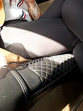 Snapshot of Tr-Lan chatting on 12/15/25, 02:50 Tr-Lan online show from 12/15/25, 02:50