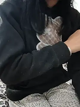 Snapshot of tenifer chatting on 12/14/25, 11:38 tenifer online show from 12/14/25, 11:38