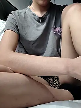 Snapshot of tenifer chatting on 12/16/25, 07:18 tenifer online show from 12/16/25, 07:18